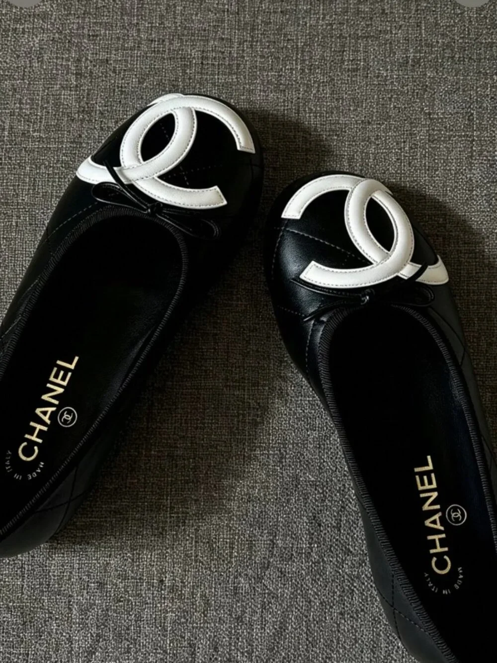 CHANEL Quilted CC Bow Ballet Flats – Black/White, Size 39 with Box